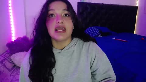 laurenkenner28_ online show from September 2025 07:13:01 PM