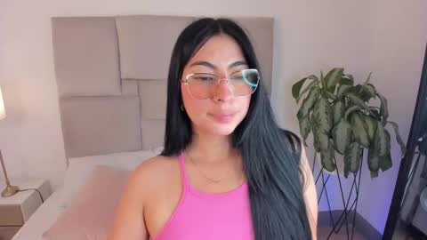 laurenn_smitth online show from September 2025 01:03:01 PM