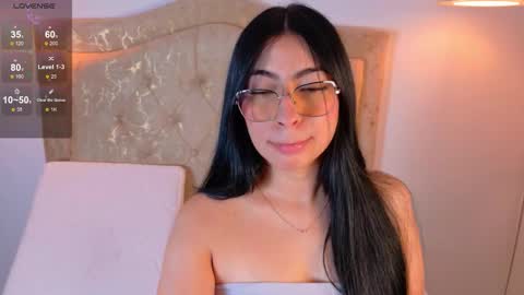 laurenn_smitth online show from October 2025 12:53:02 PM