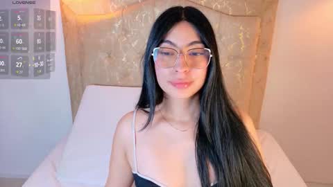 laurenn_smitth online show from February 2026 01:33:02 PM