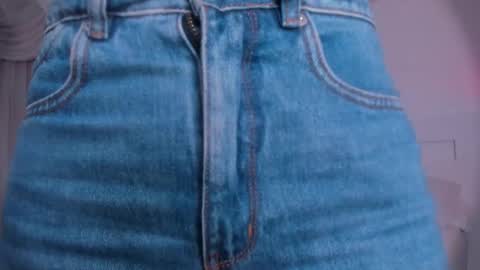 Lauren Saenz online show from September 2025 12:06:01 PM