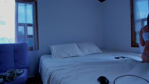 Lucie  online show from March 2025 05:29:01 PM