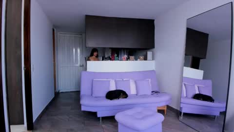 Lucie  online show from September 2025 07:47:02 PM