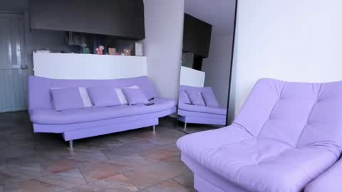 Lucie  online show from September 2025 06:40:02 PM