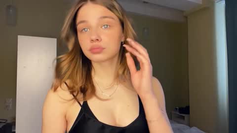 Snapshot of laurineleconey chatting on March 2026 07:10:01 AM Bella online show from March 2026 07:10:01 AM