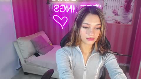 Laurita  online show from December 2024 08:04:02 PM