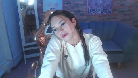 Laurita  online show from December 2024 08:25:02 PM