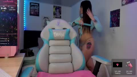 Snapshot of lauryn_muller_ chatting on January 2025 07:36:01 AM Lau online show from January 2025 07:36:01 AM