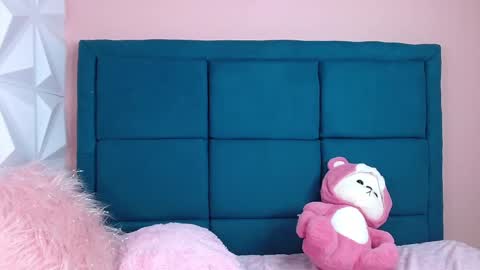  LaurynJeffers  online show from March 2025 04:00:02 PM