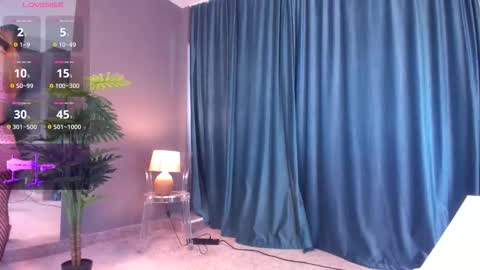 Snapshot of laurynncooper chatting on February 2026 07:46:02 AM Laura online show from February 2026 07:46:02 AM