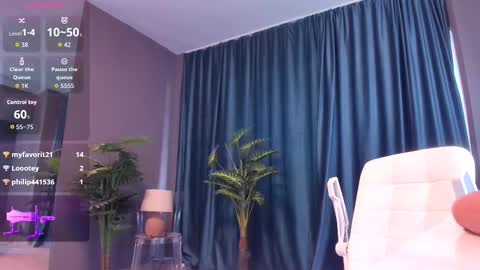 Snapshot of laurynncooper chatting on March 2026 07:15:01 AM Laura online show from March 2026 07:15:01 AM