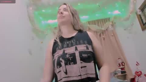 Snapshot of lauu_g chatting on December 2024 03:50:02 AM Lauu G online show from December 2024 03:50:02 AM