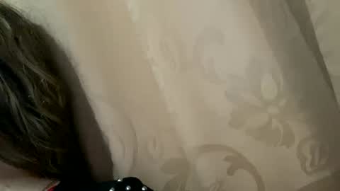 Snapshot of lauu_g chatting on December 2024 01:23:01 AM Lauu G online show from December 2024 01:23:01 AM