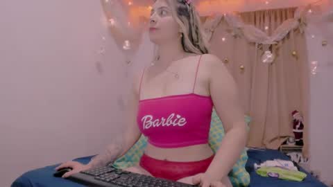 Snapshot of lauu_g chatting on December 2024 04:04:02 AM Lauu G online show from December 2024 04:04:02 AM