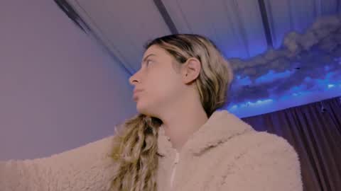 Snapshot of lauu_g chatting on March 2025 04:37:02 AM Lauu G online show from March 2025 04:37:02 AM