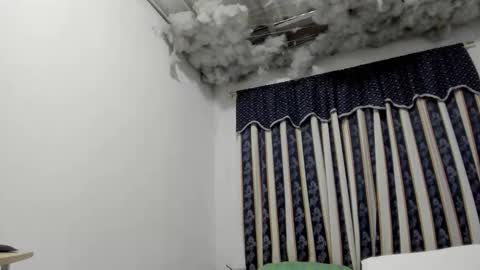 Snapshot of lauu_g chatting on February 2026 11:15:02 AM Lauu G online show from February 2026 11:15:02 AM