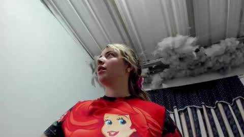 Snapshot of lauu_g chatting on February 2026 10:41:02 AM Lauu G online show from February 2026 10:41:02 AM