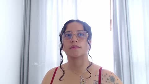 Laura online show from October 2025 07:34:02 PM