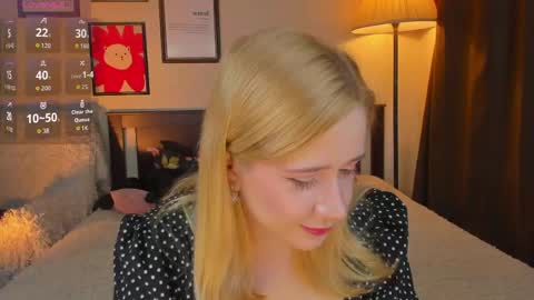 Snapshot of lavender_tender chatting on May 2026 06:52:01 AM Lav online show from May 2026 06:52:01 AM