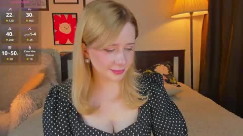 Snapshot of lavender_tender chatting on May 2026 06:32:03 AM Lav online show from May 2026 06:32:03 AM