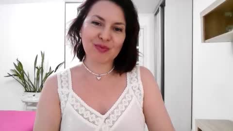 Diana  online show from October 2025 05:57:02 PM