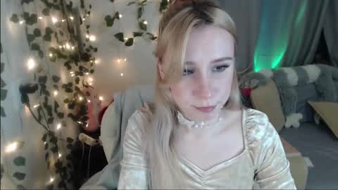 Snapshot of lavinell chatting on March 2025 10:38:02 PM Mia online show from March 2025 10:38:02 PM