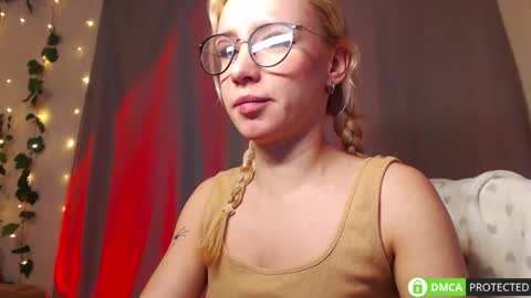 Mia online show from March 2026 12:42:01 PM