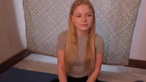 Snapshot of lavondabrayman chatting on May 2026 01:18:02 PM Hi Im Leila online show from May 2026 01:18:02 PM