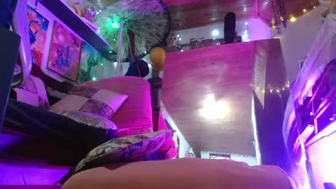 Snapshot of laye19 chatting on December 2024 03:24:01 AM Laye19 online show from December 2024 03:24:01 AM