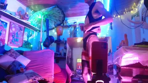 Snapshot of laye19 chatting on December 2024 06:25:02 AM Laye19 online show from December 2024 06:25:02 AM