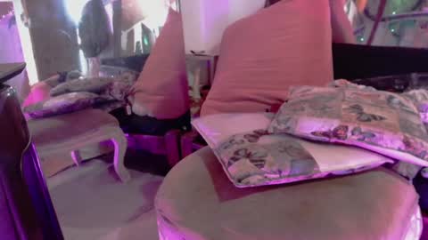 Snapshot of laye19 chatting on January 2025 05:23:02 PM Laye19 online show from January 2025 05:23:02 PM