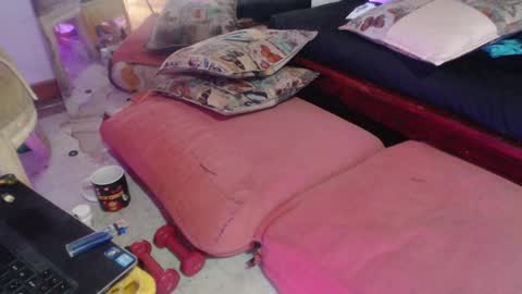 Snapshot of laye19 chatting on January 2025 04:25:02 PM Laye19 online show from January 2025 04:25:02 PM