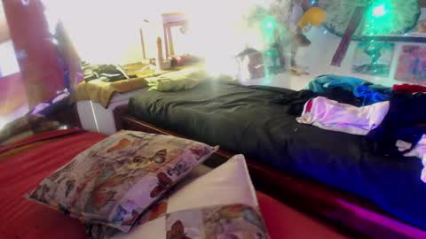 Snapshot of laye19 chatting on January 2025 06:03:01 PM Laye19 online show from January 2025 06:03:01 PM