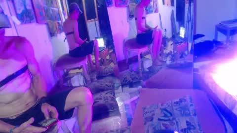 Snapshot of laye19 chatting on February 2025 11:42:02 PM Laye19 online show from February 2025 11:42:02 PM