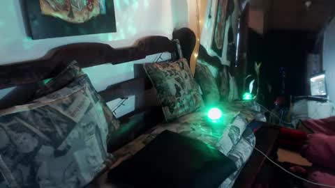 Snapshot of laye19 chatting on October 2025 10:08:01 PM Laye19 online show from October 2025 10:08:01 PM