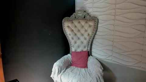 Layla online show from March 2026 08:03:01 PM