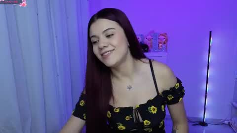 Snapshot of layla_castilloo chatting on June 2026 02:22:01 AM Layla online show from June 2026 02:22:01 AM