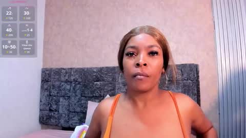 L A Y L A online show from November 2025 12:31:02 PM