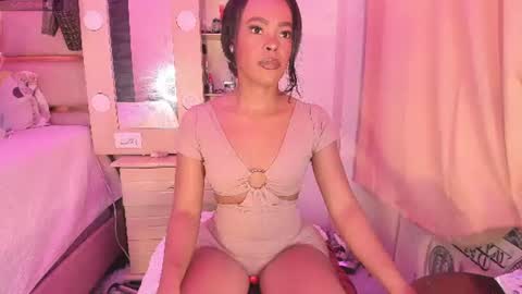 Snapshot of laylacarteer chatting on June 2026 05:48:01 PM LAYLA online show from June 2026 05:48:01 PM