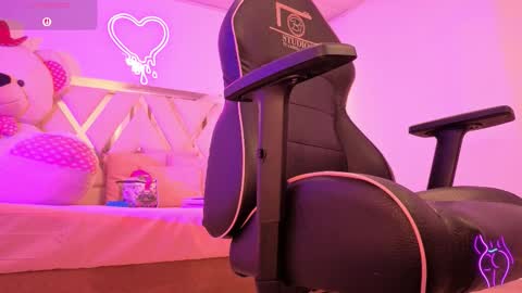 laylafoxy_tay online show from October 2025 03:06:02 AM