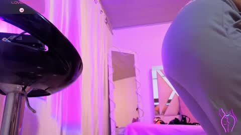 laylafoxy_tay online show from October 2025 03:18:01 AM