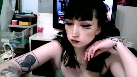 Snapshot of laylakills chatting on March 2025 03:32:01 AM Layla Kills online show from March 2025 03:32:01 AM