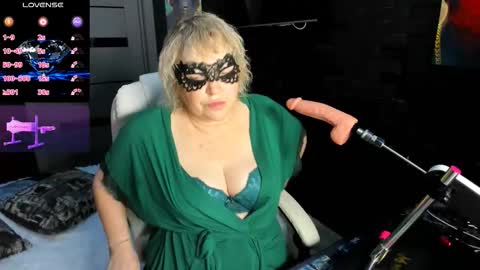 Snapshot of laylalaylamilf chatting on November 2025 08:35:01 AM laylalaylamilf online show from November 2025 08:35:01 AM