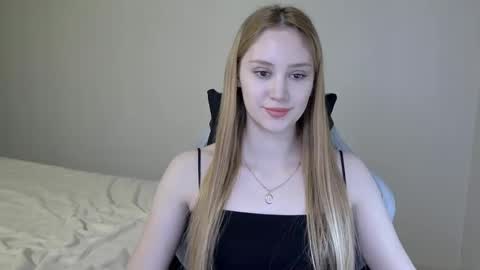 Snapshot of laylapretty001 chatting on March 2025 06:10:02 AM LaylaPretty001 online show from March 2025 06:10:02 AM