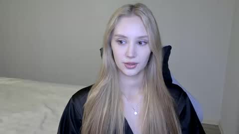 Snapshot of laylapretty001 chatting on October 2025 04:19:02 AM LaylaPretty001 online show from October 2025 04:19:02 AM