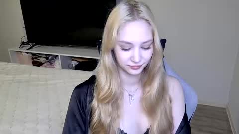 LaylaPretty001 online show from May 2026 04:18:01 AM