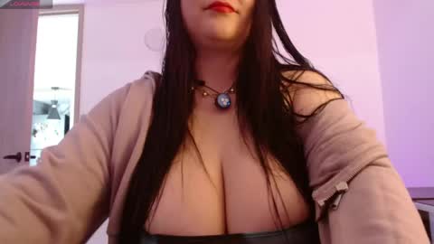 Snapshot of layna_cold chatting on May 2026 03:30:02 PM Vannessa online show from May 2026 03:30:02 PM