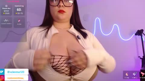 Snapshot of layna_cold chatting on July 2026 03:18:02 PM Vannessa online show from July 2026 03:18:02 PM