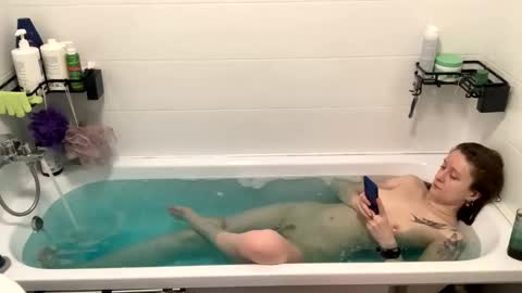 Snapshot of lazy_dazzy chatting on October 2025 11:41:02 AM lazy_dazzy online show from October 2025 11:41:02 AM