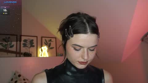 Pansy online show from November 2025 05:35:01 PM